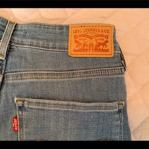 High Rise Skinny Levi’s